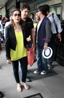 Madhuri Dixit feet photo thumbnail