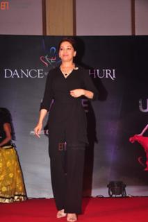 Madhuri Dixit feet photo thumbnail