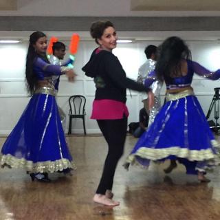 Madhuri Dixit feet photo thumbnail
