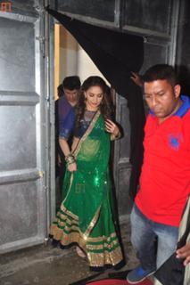 Madhuri Dixit feet photo thumbnail