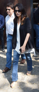 Madhuri Dixit feet photo thumbnail