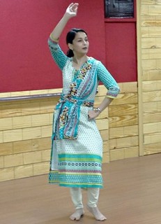 Madhuri Dixit feet photo thumbnail