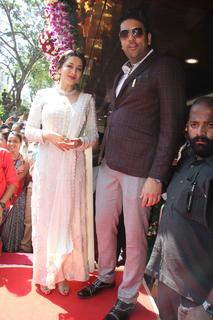 Madhuri Dixit feet photo thumbnail