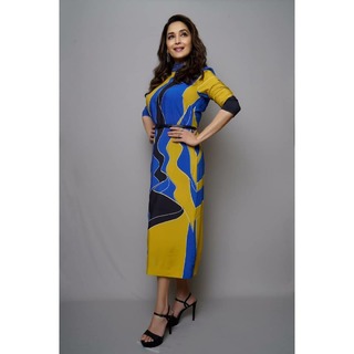 Madhuri Dixit feet photo thumbnail