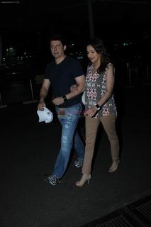 Madhuri Dixit feet photo thumbnail