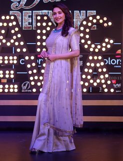 Madhuri Dixit feet photo thumbnail