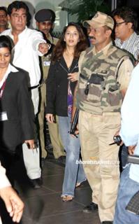 Madhuri Dixit feet photo thumbnail