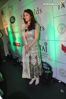 Madhuri Dixit feet photo thumbnail