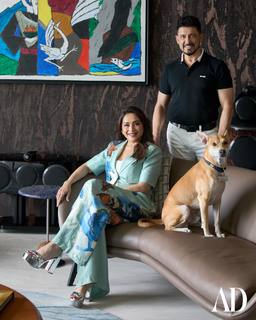 Madhuri Dixit feet photo thumbnail