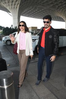 Madhuri Dixit feet photo 20