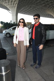 Madhuri Dixit feet photo 19