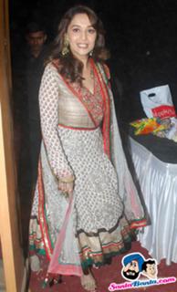 Madhuri Dixit feet photo thumbnail