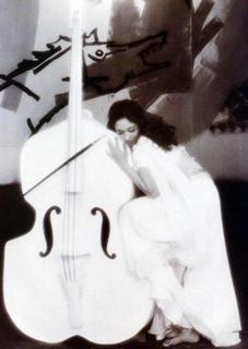 Madhuri Dixit feet photo thumbnail