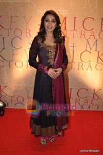 Madhuri Dixit feet photo thumbnail