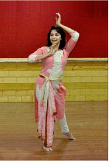 Madhuri Dixit feet photo thumbnail