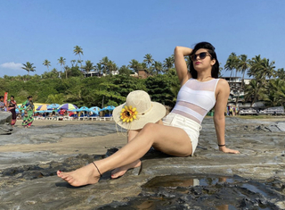 Madhurima Tuli feet photo 8