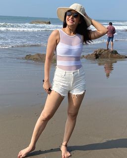 Madhurima Tuli feet photo 8