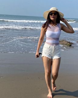 Madhurima Tuli feet photo 6