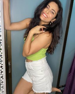 Madhurima Tuli feet photo 1
