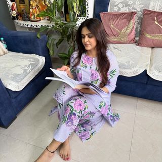 Madhurima Tuli feet photo 4
