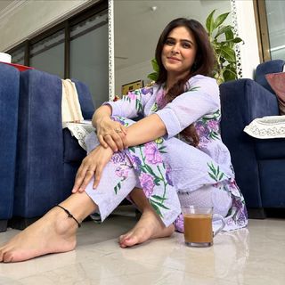 Madhurima Tuli feet photo 3