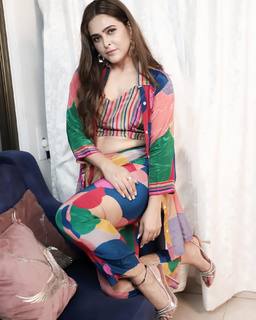 Madhurima Tuli feet photo 12