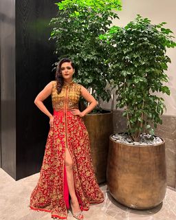 Madhurima Tuli feet photo 4