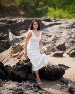 Madhurima Tuli feet photo 9