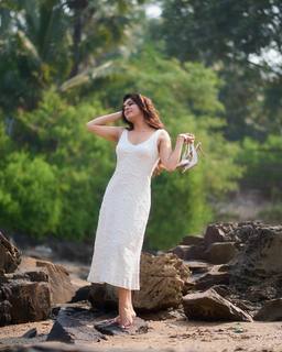 Madhurima Tuli feet photo 7