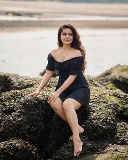 Madhurima Tuli feet photo 17