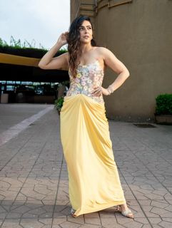 Madhurima Tuli feet photo 3
