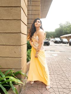 Madhurima Tuli feet photo 2