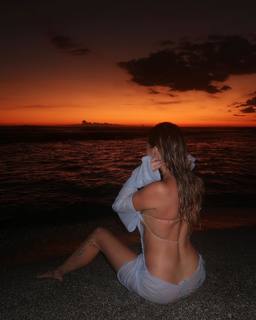 Madi Teeuws feet photo 3