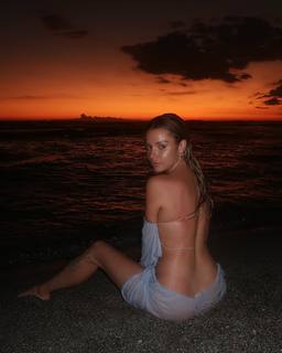 Madi Teeuws feet photo 2