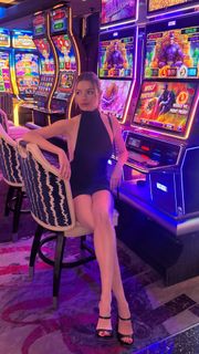 Madi Teeuws feet photo 16