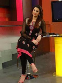 Madiha Naqvi feet photo 2
