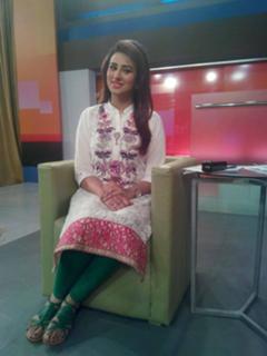 Madiha Naqvi feet photo 17
