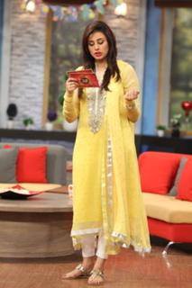 Madiha Naqvi feet photo 2