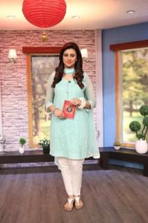 Madiha Naqvi feet photo 6