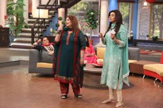 Madiha Naqvi feet photo 4