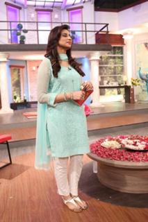 Madiha Naqvi feet photo 2