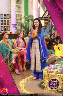 Madiha Naqvi feet photo 9