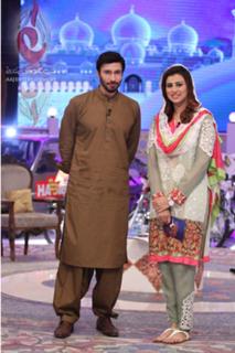 Madiha Naqvi feet photo 10
