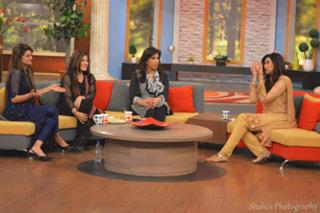 Madiha Naqvi feet photo 4