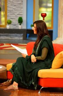 Madiha Naqvi feet photo 14