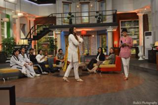 Madiha Naqvi feet photo 9