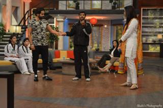 Madiha Naqvi feet photo 1