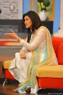 Madiha Naqvi feet photo 10