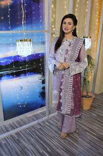 Madiha Naqvi feet photo 6