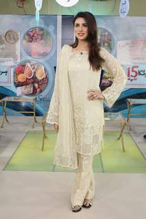 Madiha Naqvi feet photo 3